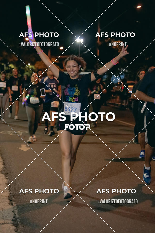 Compre suas fotos do eventoNeon Night Run 2019 - Belo Horizonte no Fotop