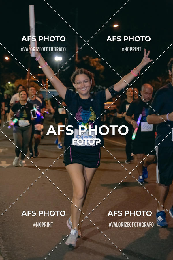 Compre suas fotos do eventoNeon Night Run 2019 - Belo Horizonte no Fotop