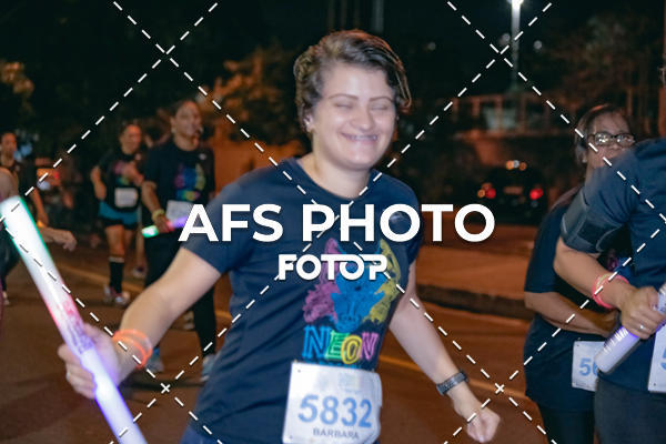 Compre suas fotos do eventoNeon Night Run 2019 - Belo Horizonte no Fotop