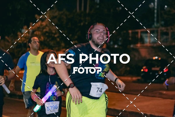 Compre suas fotos do eventoNeon Night Run 2019 - Belo Horizonte no Fotop