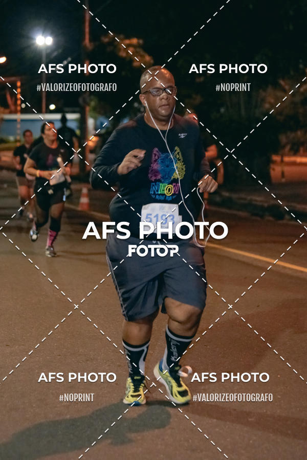 Compre suas fotos do eventoNeon Night Run 2019 - Belo Horizonte no Fotop