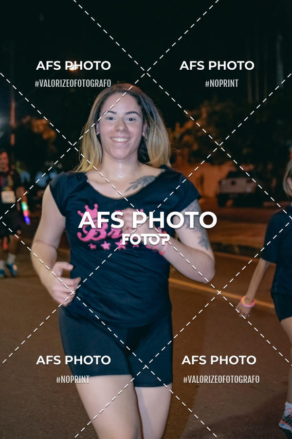 Achetez vos photos de l'vnementNeon Night Run 2019 - Belo Horizonte sur Fotop