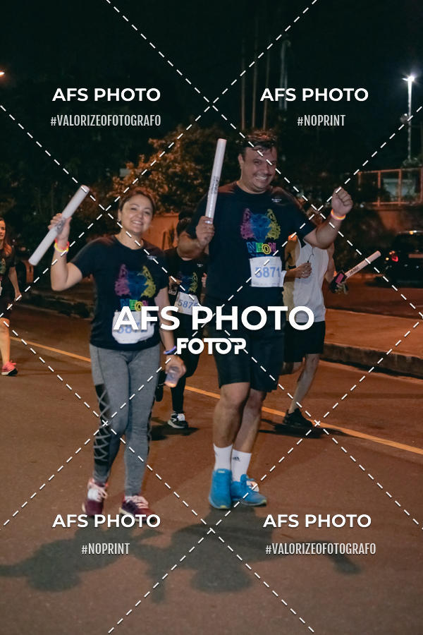 Achetez vos photos de l'vnementNeon Night Run 2019 - Belo Horizonte sur Fotop