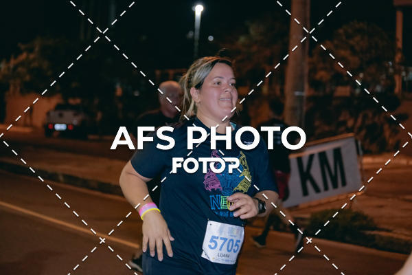 Achetez vos photos de l'vnementNeon Night Run 2019 - Belo Horizonte sur Fotop