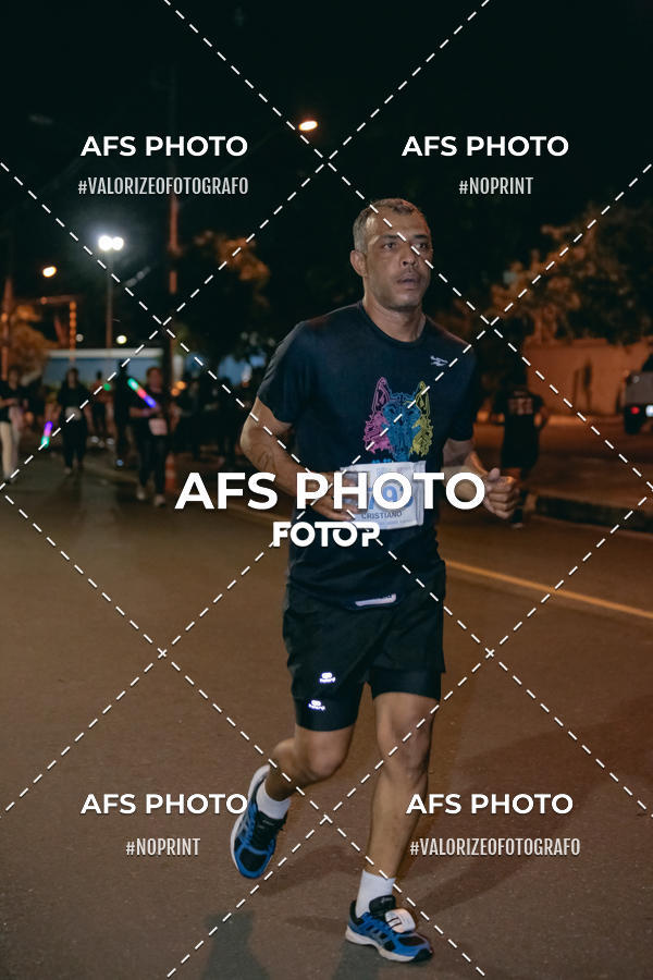 Achetez vos photos de l'vnementNeon Night Run 2019 - Belo Horizonte sur Fotop