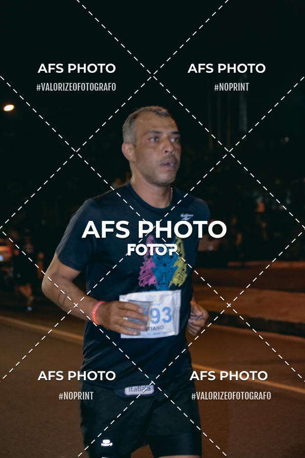 Achetez vos photos de l'vnementNeon Night Run 2019 - Belo Horizonte sur Fotop