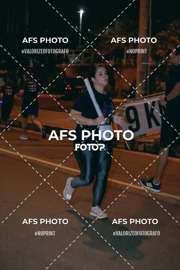 Achetez vos photos de l'vnementNeon Night Run 2019 - Belo Horizonte sur Fotop