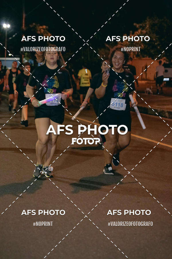 Achetez vos photos de l'vnementNeon Night Run 2019 - Belo Horizonte sur Fotop