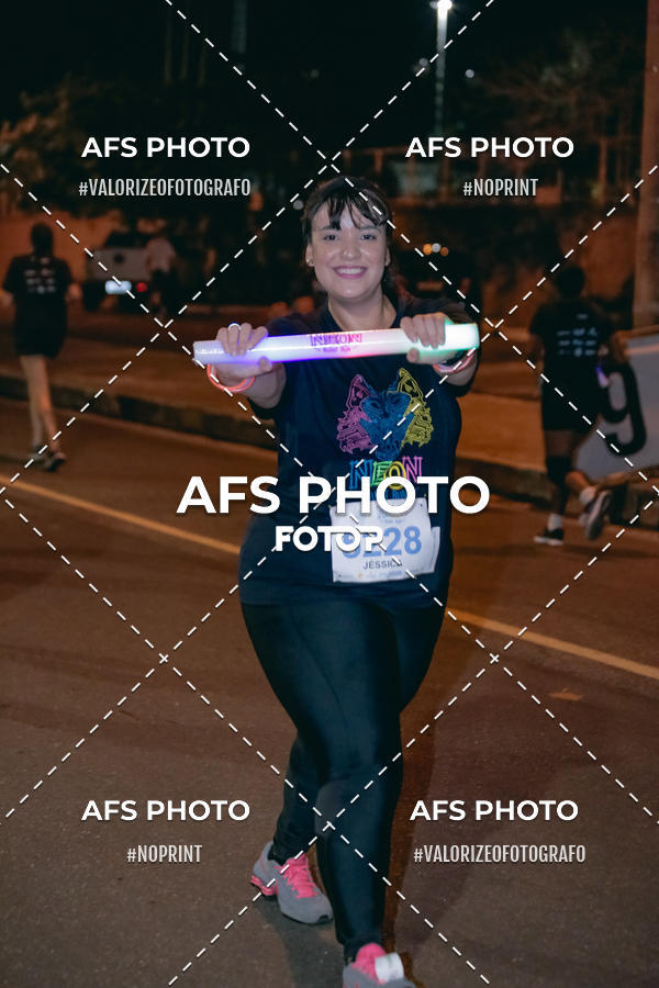 Achetez vos photos de l'vnementNeon Night Run 2019 - Belo Horizonte sur Fotop