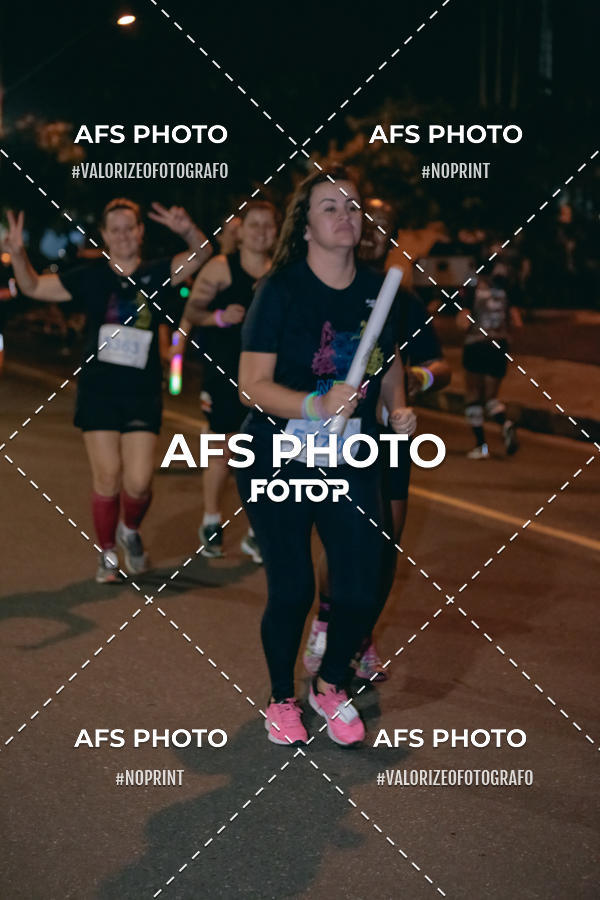 Achetez vos photos de l'vnementNeon Night Run 2019 - Belo Horizonte sur Fotop