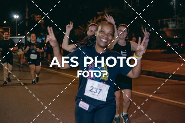 Achetez vos photos de l'vnementNeon Night Run 2019 - Belo Horizonte sur Fotop