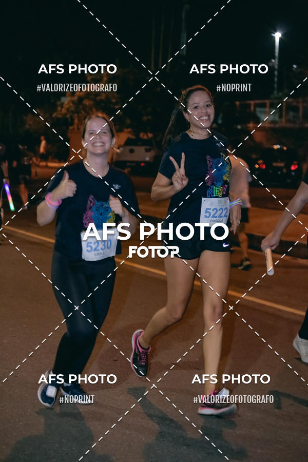 Achetez vos photos de l'vnementNeon Night Run 2019 - Belo Horizonte sur Fotop