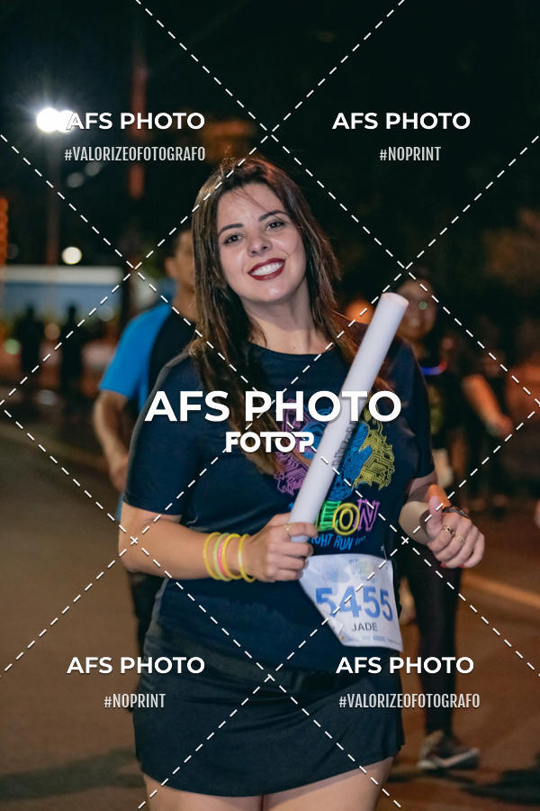 Achetez vos photos de l'vnementNeon Night Run 2019 - Belo Horizonte sur Fotop