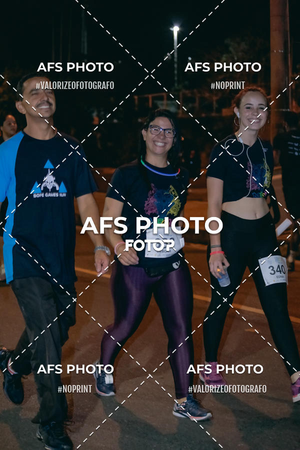 Achetez vos photos de l'vnementNeon Night Run 2019 - Belo Horizonte sur Fotop