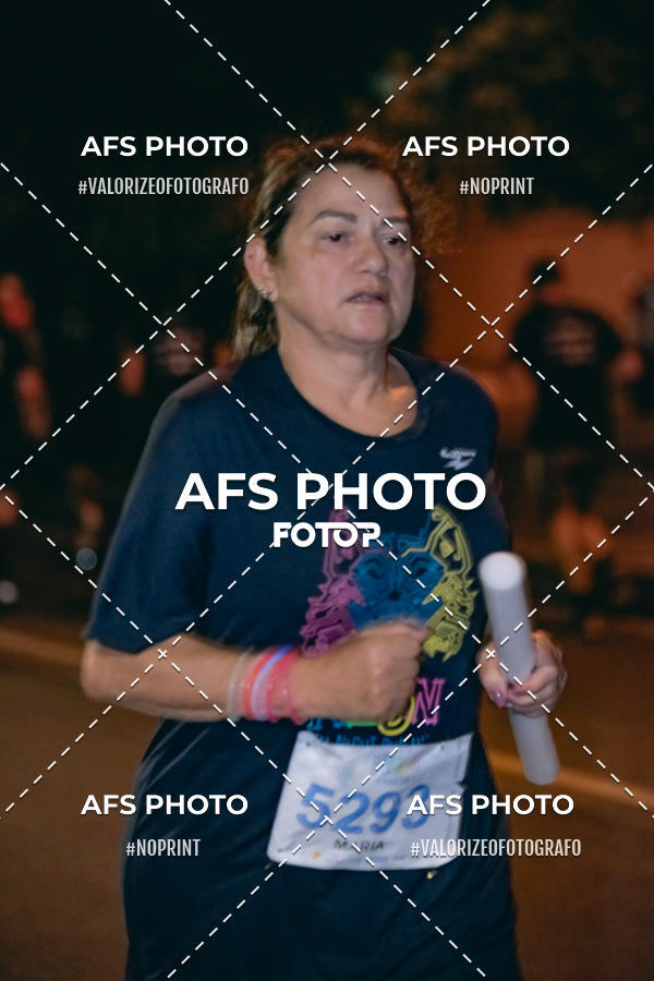 Achetez vos photos de l'vnementNeon Night Run 2019 - Belo Horizonte sur Fotop