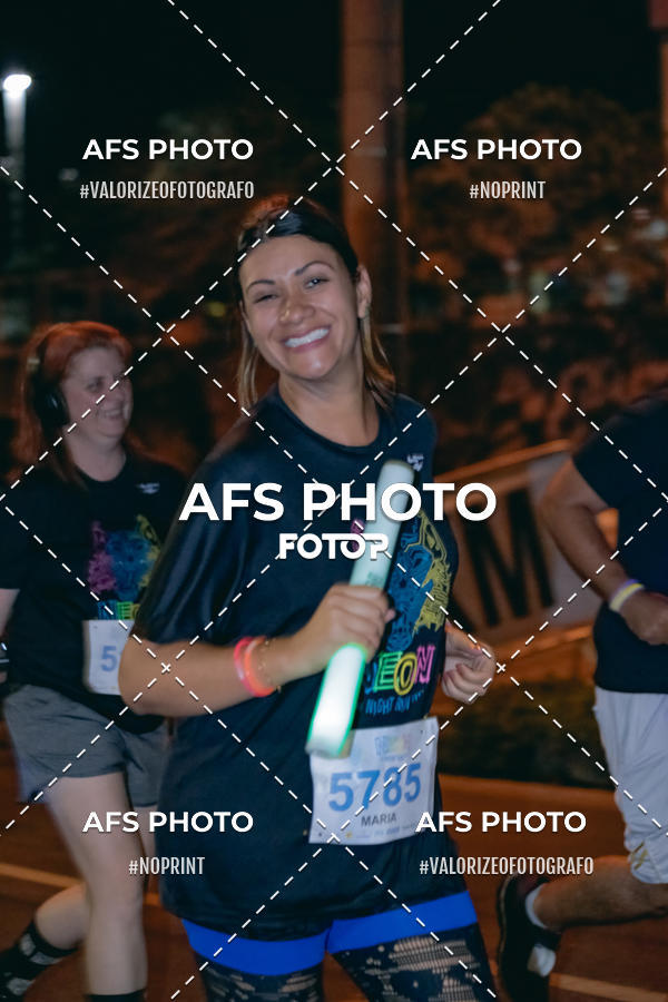 Compre as suas fotos do eventoNeon Night Run 2019 - Belo Horizonte no Fotop