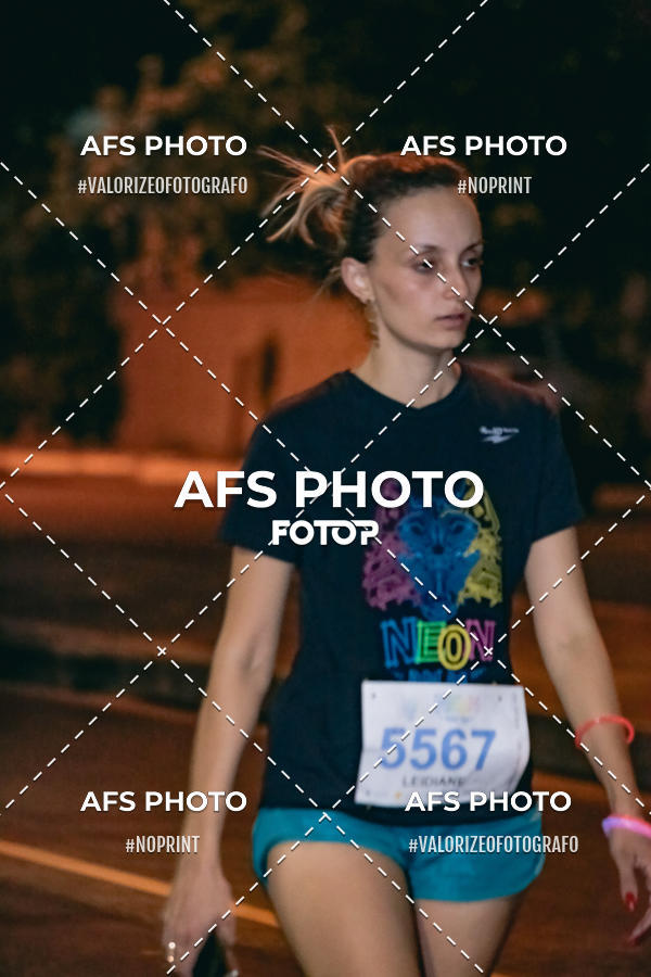 Compre as suas fotos do eventoNeon Night Run 2019 - Belo Horizonte no Fotop
