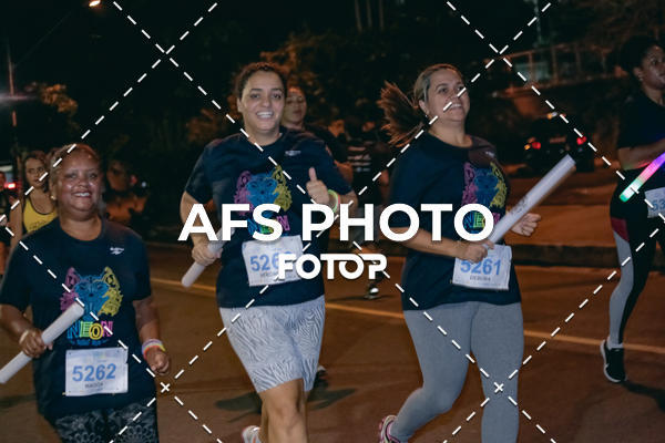 Compre as suas fotos do eventoNeon Night Run 2019 - Belo Horizonte no Fotop