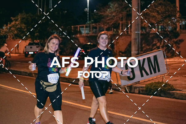 Compre as suas fotos do eventoNeon Night Run 2019 - Belo Horizonte no Fotop
