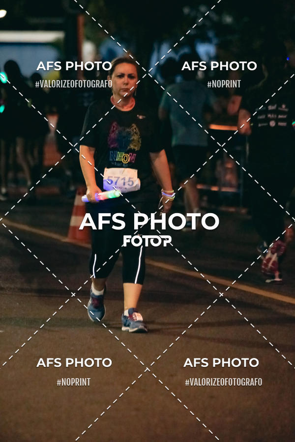 Compre as suas fotos do eventoNeon Night Run 2019 - Belo Horizonte no Fotop