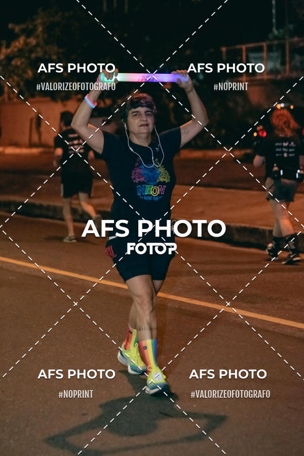 Compre as suas fotos do eventoNeon Night Run 2019 - Belo Horizonte no Fotop