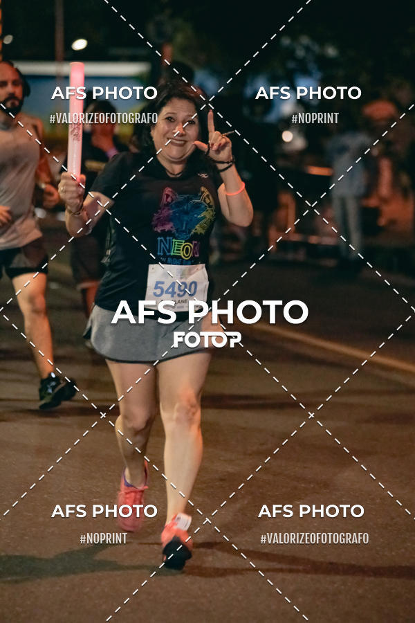 Compre as suas fotos do eventoNeon Night Run 2019 - Belo Horizonte no Fotop