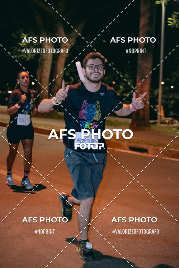 Acquista le foto dell'eventoNeon Night Run 2019 - Belo Horizonte in Fotop
