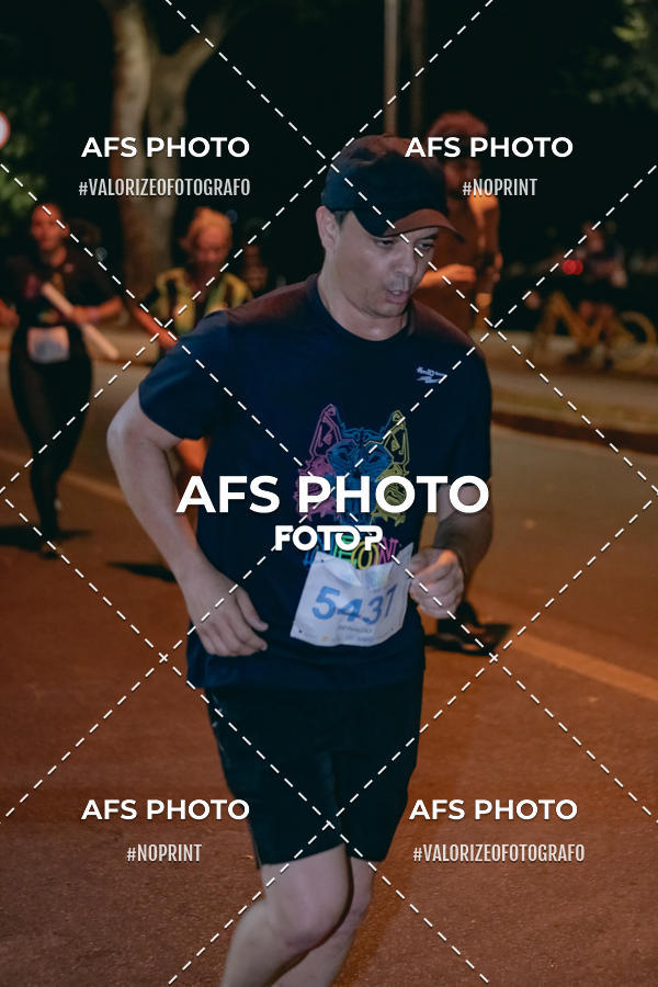 Compre as suas fotos do eventoNeon Night Run 2019 - Belo Horizonte no Fotop