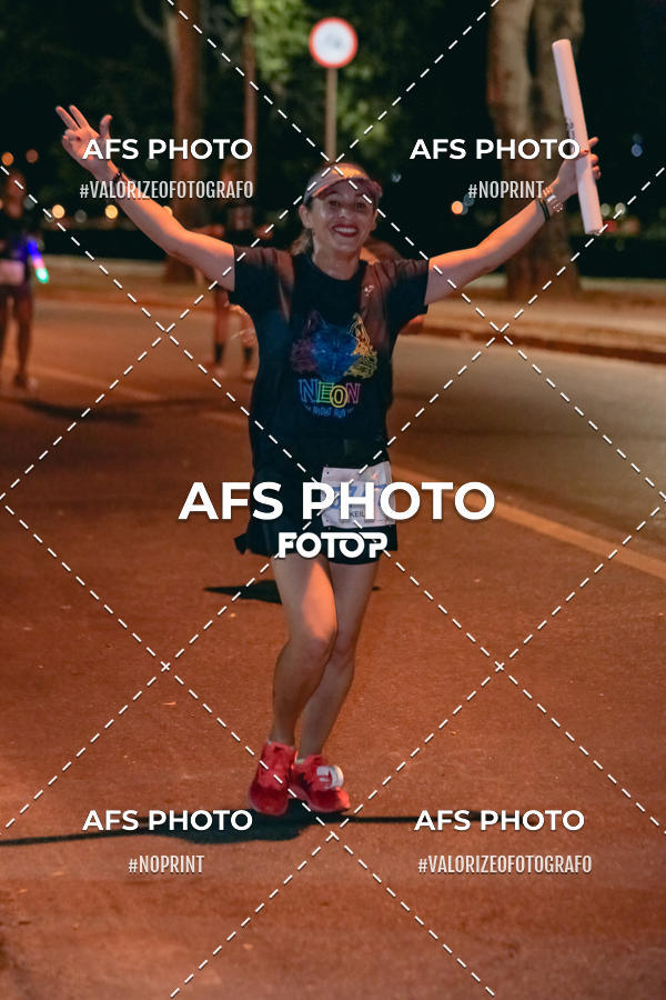 Compre as suas fotos do eventoNeon Night Run 2019 - Belo Horizonte no Fotop