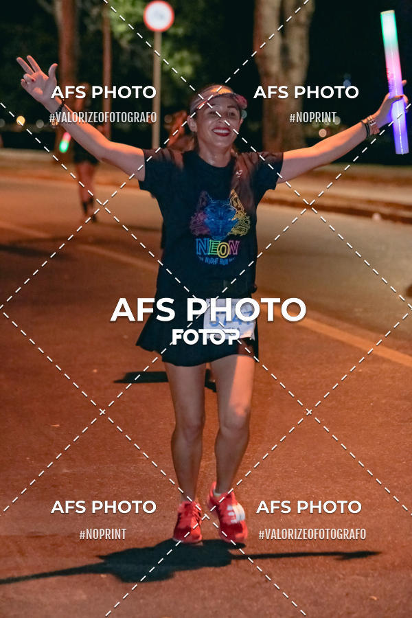 Compre as suas fotos do eventoNeon Night Run 2019 - Belo Horizonte no Fotop