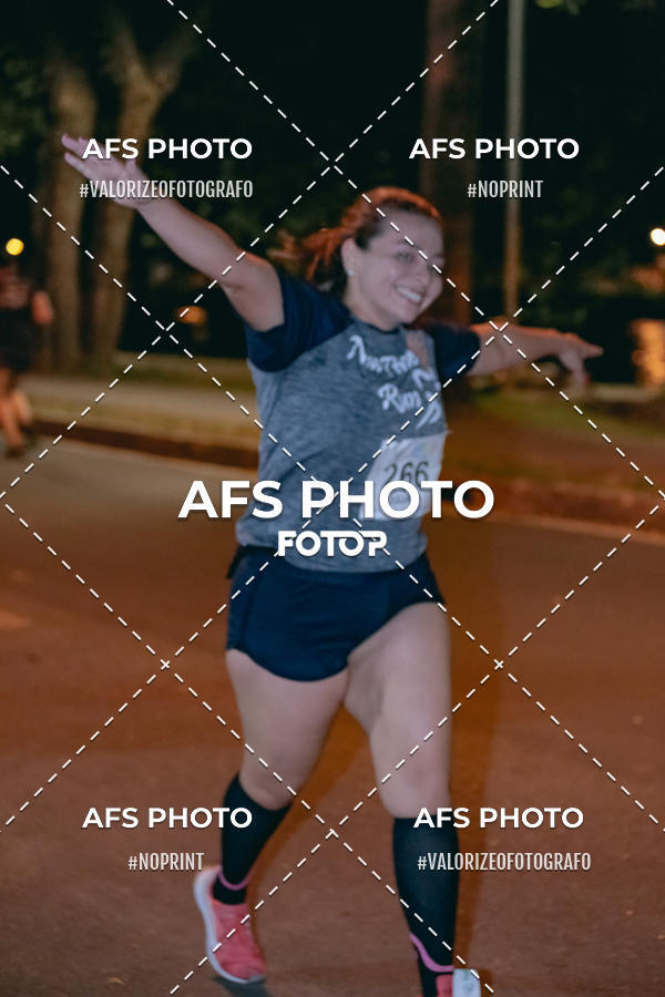 Compre as suas fotos do eventoNeon Night Run 2019 - Belo Horizonte no Fotop