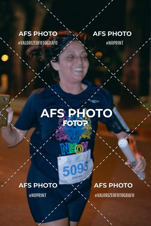 Compre suas fotos do eventoNeon Night Run 2019 - Belo Horizonte no Fotop