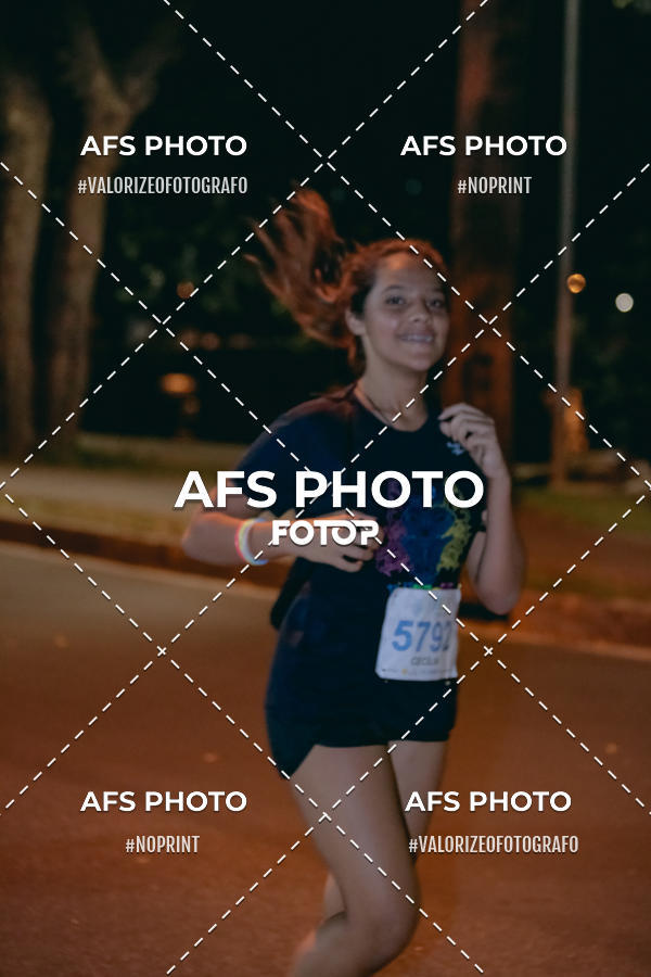 Compre suas fotos do eventoNeon Night Run 2019 - Belo Horizonte no Fotop