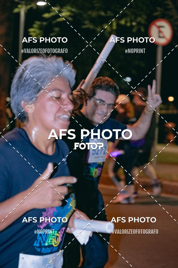 Compre suas fotos do eventoNeon Night Run 2019 - Belo Horizonte no Fotop