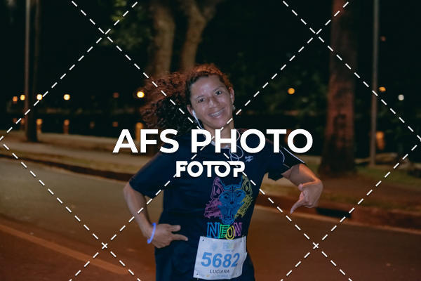 Compre suas fotos do eventoNeon Night Run 2019 - Belo Horizonte no Fotop