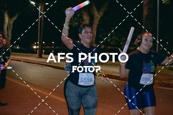 Compre suas fotos do eventoNeon Night Run 2019 - Belo Horizonte no Fotop