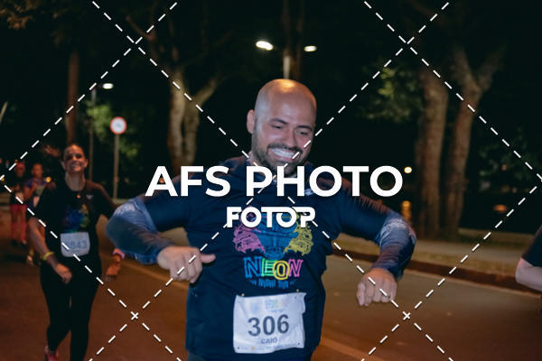 Buy your photos of the eventNeon Night Run 2019 - Belo Horizonte on Fotop