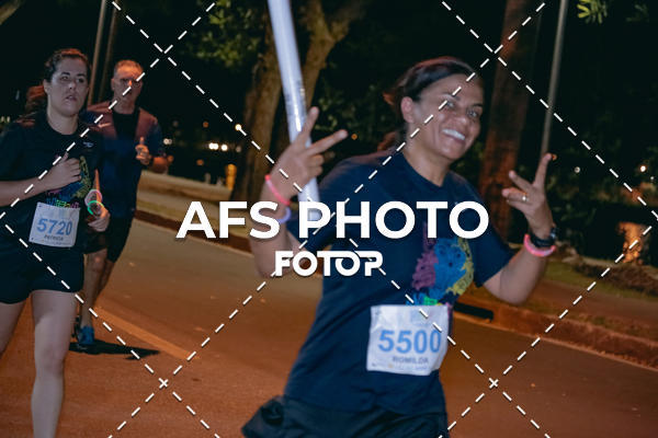 Buy your photos of the eventNeon Night Run 2019 - Belo Horizonte on Fotop