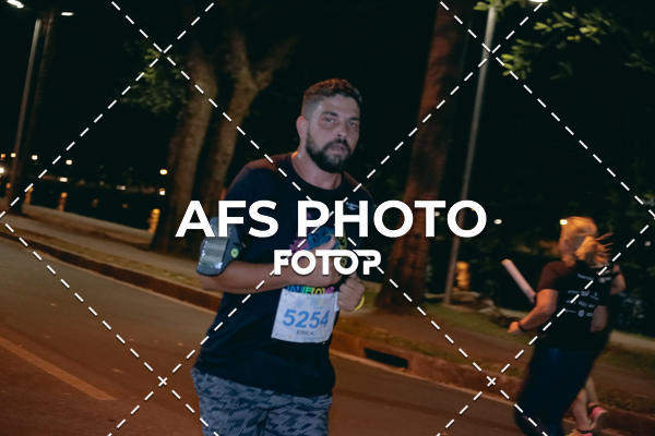 Buy your photos of the eventNeon Night Run 2019 - Belo Horizonte on Fotop