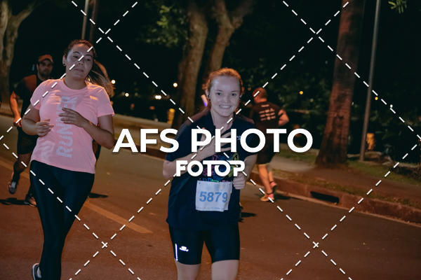 Buy your photos of the eventNeon Night Run 2019 - Belo Horizonte on Fotop
