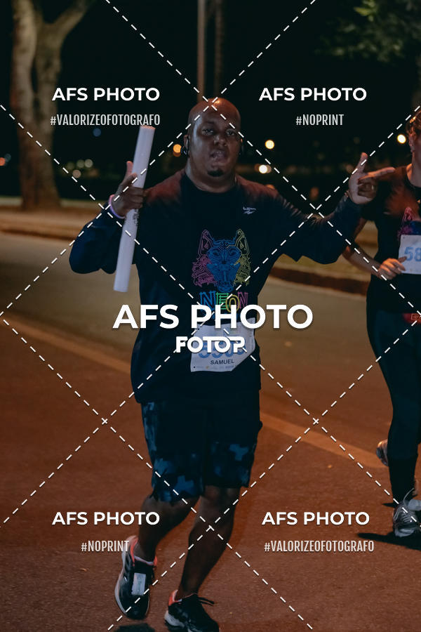 Buy your photos of the eventNeon Night Run 2019 - Belo Horizonte on Fotop