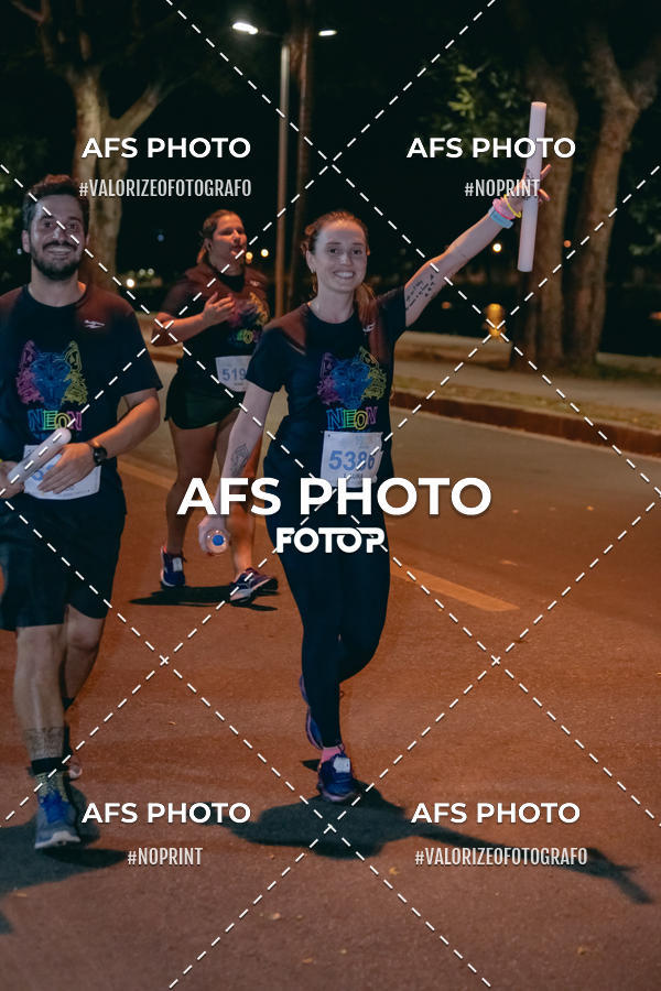 Buy your photos of the eventNeon Night Run 2019 - Belo Horizonte on Fotop