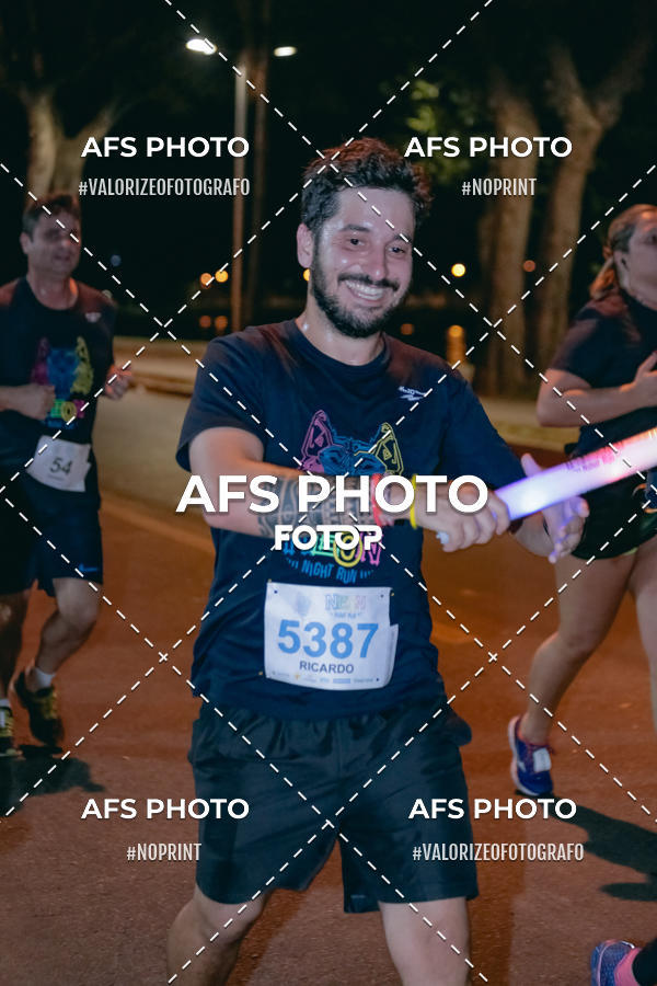 Buy your photos of the eventNeon Night Run 2019 - Belo Horizonte on Fotop