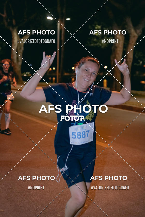 Compra tus fotos del eventoNeon Night Run 2019 - Belo Horizonte En Fotop