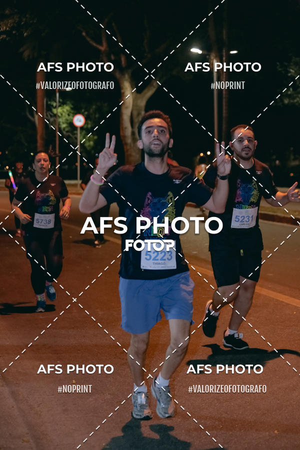 Compra tus fotos del eventoNeon Night Run 2019 - Belo Horizonte En Fotop