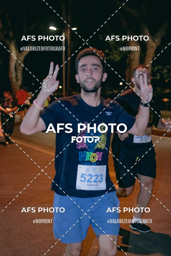 Compra tus fotos del eventoNeon Night Run 2019 - Belo Horizonte En Fotop