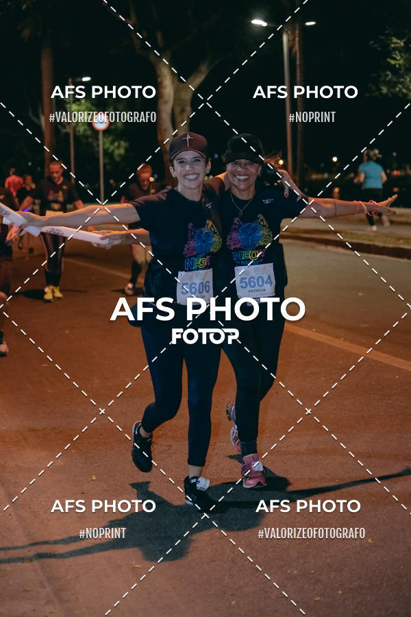 Compra tus fotos del eventoNeon Night Run 2019 - Belo Horizonte En Fotop