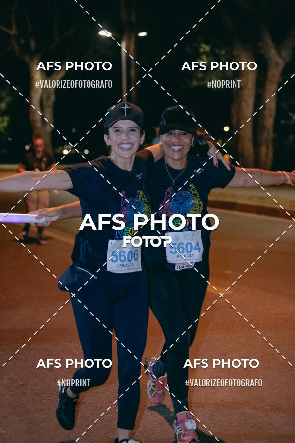 Compra tus fotos del eventoNeon Night Run 2019 - Belo Horizonte En Fotop