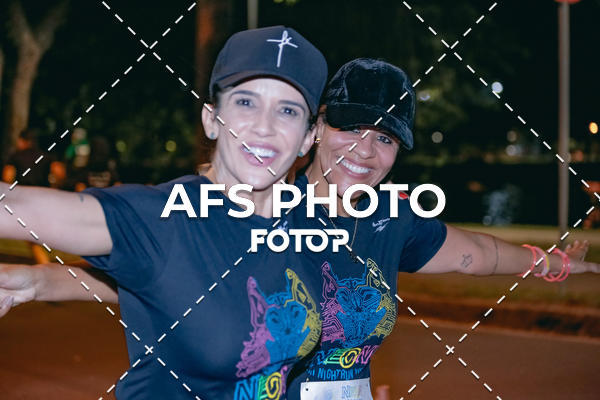 Compra tus fotos del eventoNeon Night Run 2019 - Belo Horizonte En Fotop