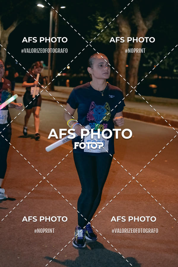 Compra tus fotos del eventoNeon Night Run 2019 - Belo Horizonte En Fotop